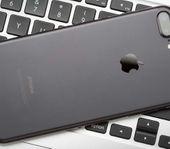 iPhone foldable pertama Apple bakal debut tahun depan